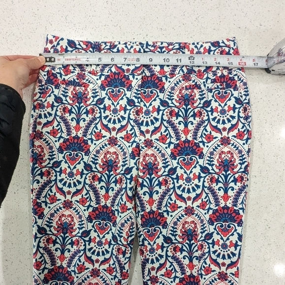 NWOT LOFT By Ann Taylor Marisa Riviera Pants Tile Print Pink Blue Crop Slim 0 - Picture 3 of 14
